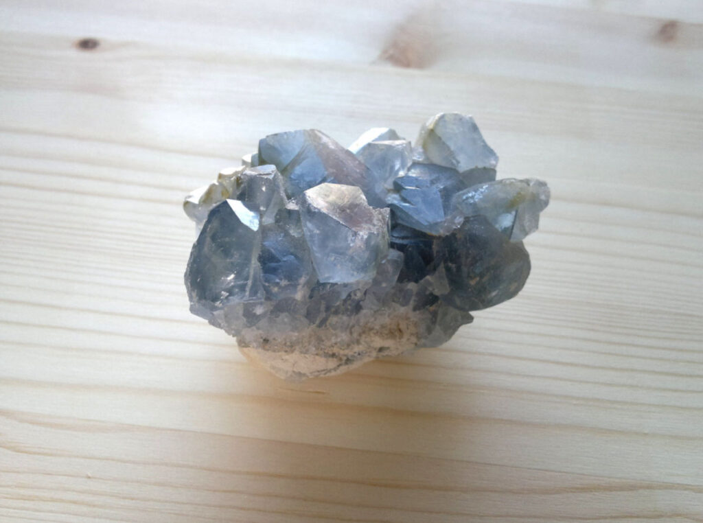 celestite blue healing crystal