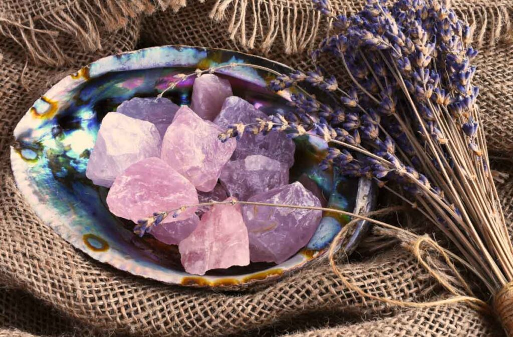 rose quartz crystal helps with depression and grief