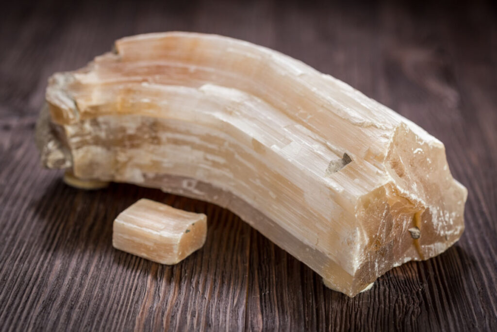 selenite crystals helps with headaches